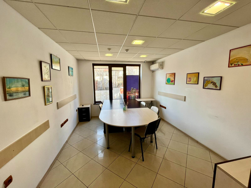 Продава  Офис град Хасково , Център , 25 кв.м | 46833195