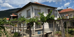 Ev Tvardica, bölge Sliven