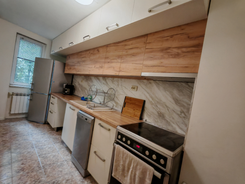 En renta  2 dormitorios Pleven , Idealen tsentar , 98 metros cuadrados | 94538142