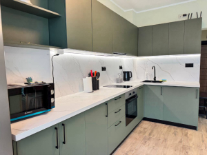 Studio m-t Alen mak, Varna